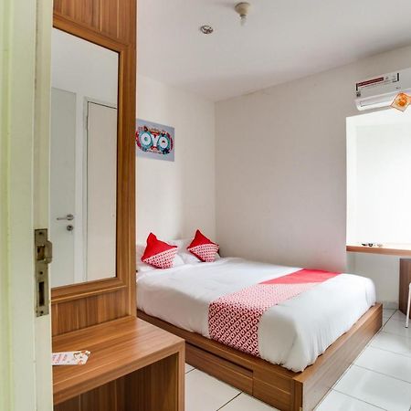 Oyo 3247 Afira Rooms Aeropolis Tangerang Extérieur photo