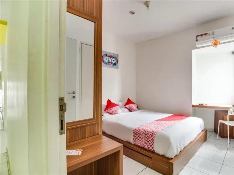 Oyo 3247 Afira Rooms Aeropolis Tangerang Extérieur photo