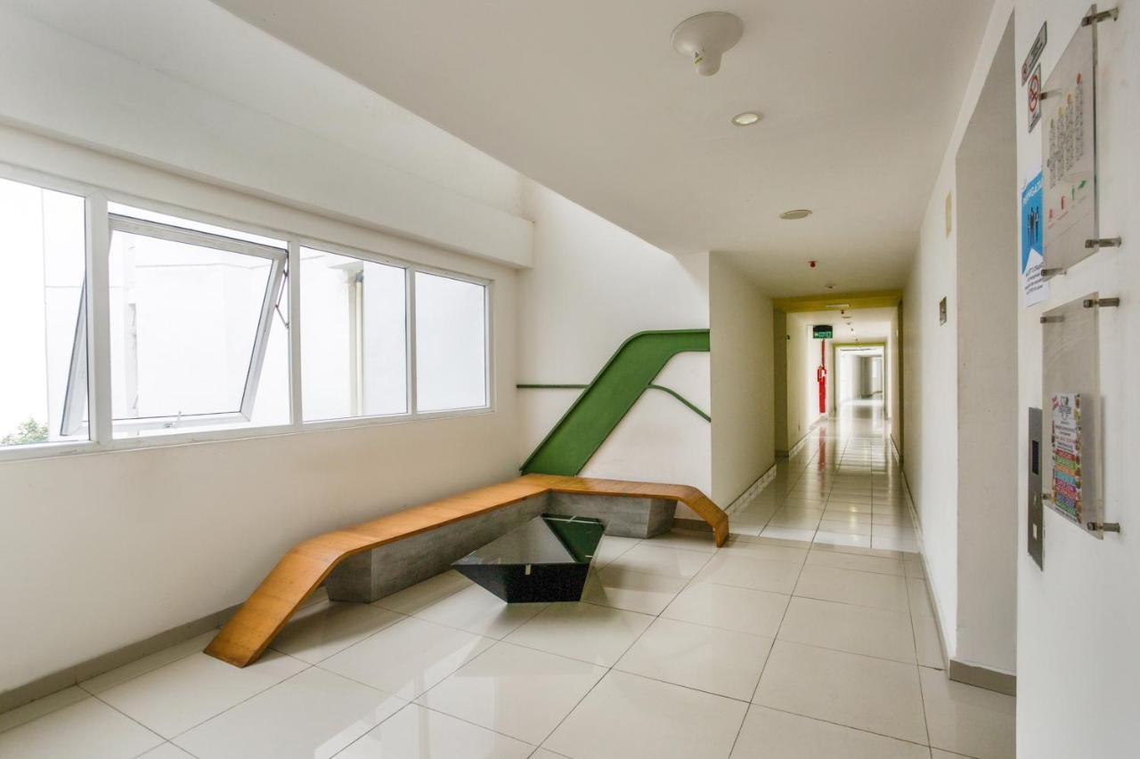 Oyo 3247 Afira Rooms Aeropolis Tangerang Extérieur photo