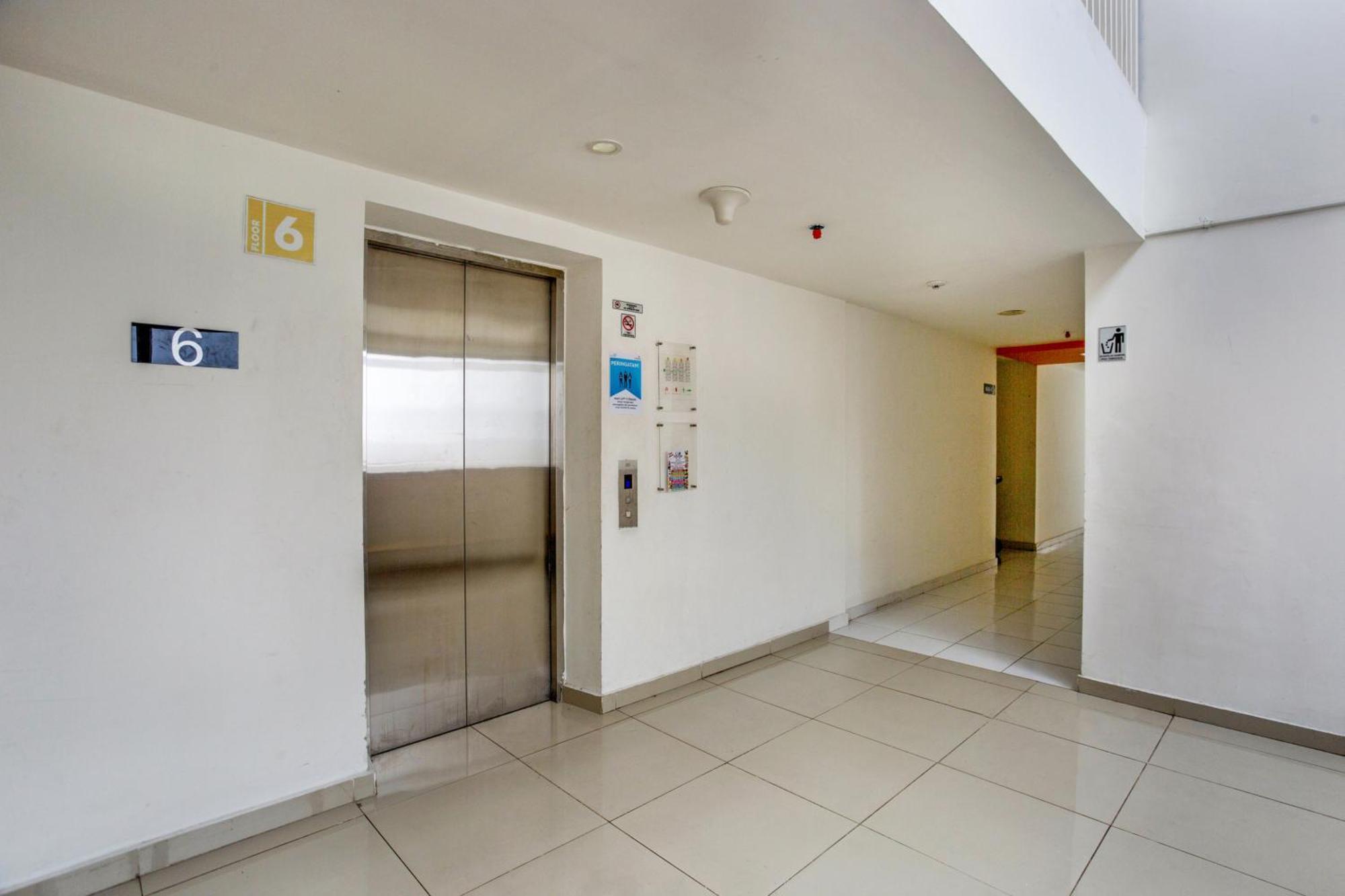 Oyo 3247 Afira Rooms Aeropolis Tangerang Extérieur photo