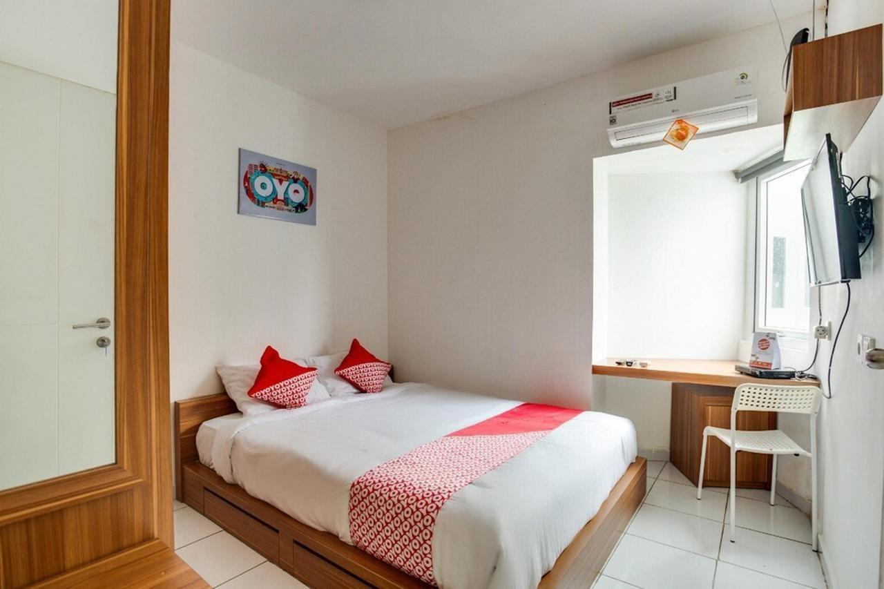 Oyo 3247 Afira Rooms Aeropolis Tangerang Extérieur photo